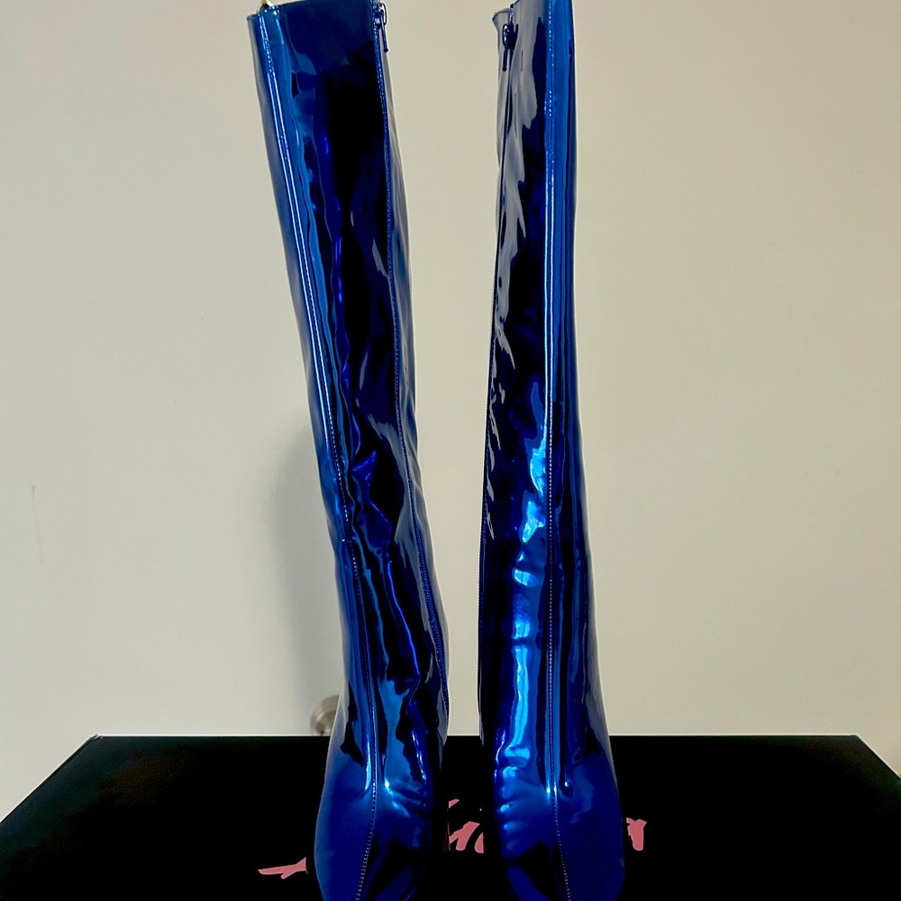 Brand new sexy metallic blue high heeled boots